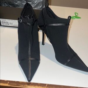 Gucci stretch Black Women's Ankle Boots size 7 1/2 new!!!